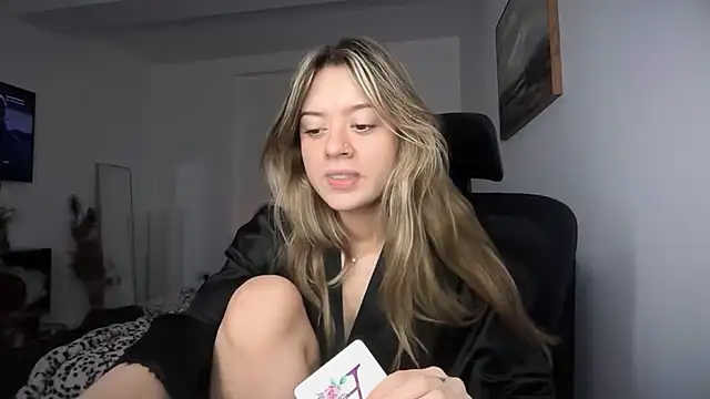 YasminLace online show from April 19, 9:06 pm