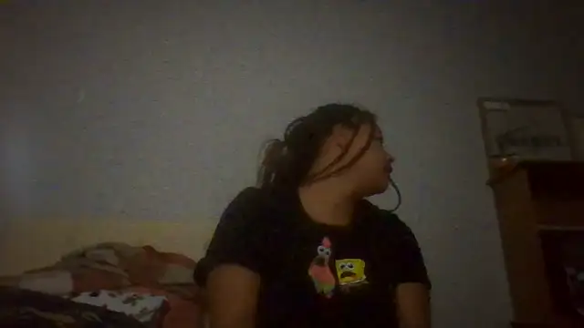 Snapshot of madzbailey chatting on April 4, 9:07 am madzbailey online show from April 4, 9:07 am