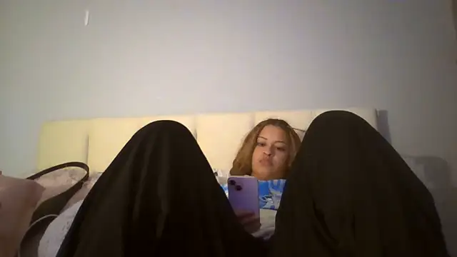 Snapshot of madzbailey chatting on May 6, 12:08 am madzbailey online show from May 6, 12:08 am