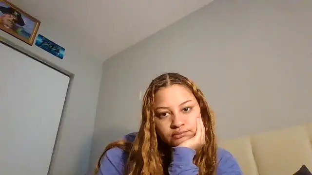 Snapshot of madzbailey chatting on May 15, 3:30 pm madzbailey online show from May 15, 3:30 pm