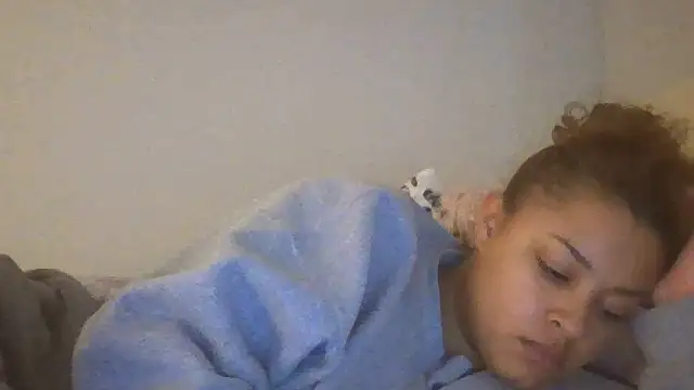 Snapshot of madzbailey chatting on June 7, 11:19 pm madzbailey online show from June 7, 11:19 pm
