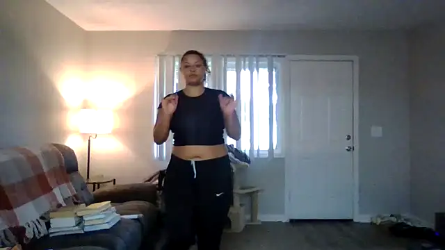 Snapshot of madzbailey chatting on June 21, 10:56 pm madzbailey online show from June 21, 10:56 pm