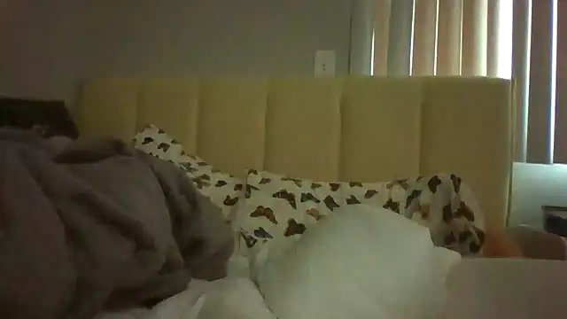 Snapshot of madzbailey chatting on July 4, 2:12 pm madzbailey online show from July 4, 2:12 pm