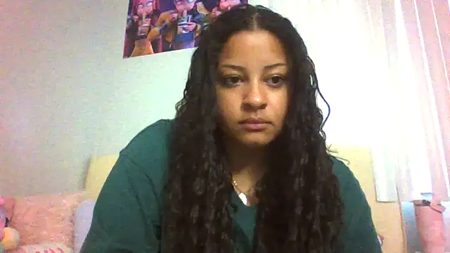Snapshot of madzbailey chatting on July 12, 11:18 pm madzbailey online show from July 12, 11:18 pm