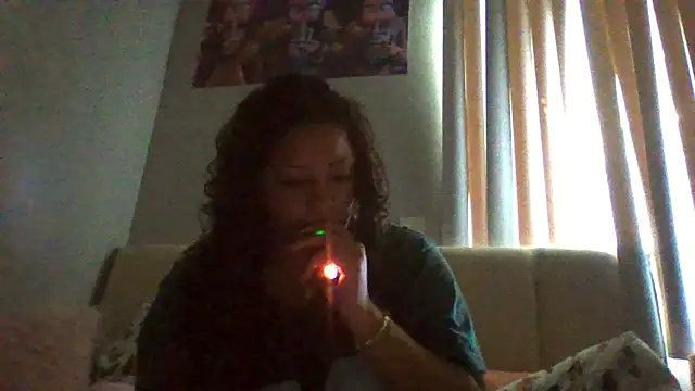 Snapshot of madzbailey chatting on July 13, 5:05 pm madzbailey online show from July 13, 5:05 pm