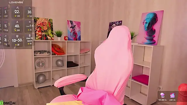 Amy-Desiree online show from June 5, 5:40 pm