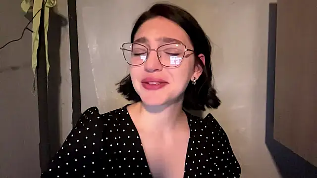 SinfulStarlight online show from April 5, 1:30 pm