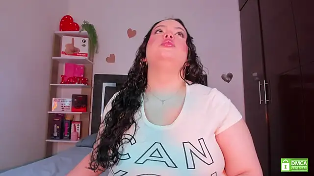 Snapshot of Blair_Curvy chatting on July 28, 1:10 pm Blair Curvy online show from July 28, 1:10 pm