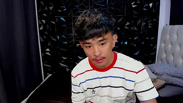 xloverbigcock online show from April 5, 5:26 am