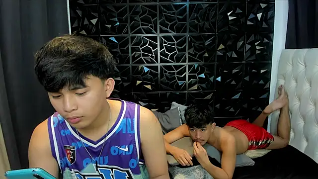 xloverbigcock online show from April 6, 6:20 pm