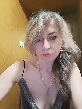 TaynaSecret online show from June 16, 9:06 pm