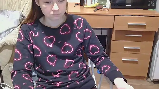 JessicaHolland1 online show from May 3, 7:20 pm