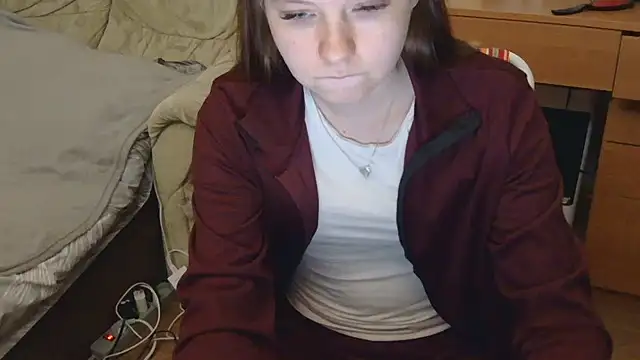 JessicaHolland1 online show from May 5, 7:55 pm