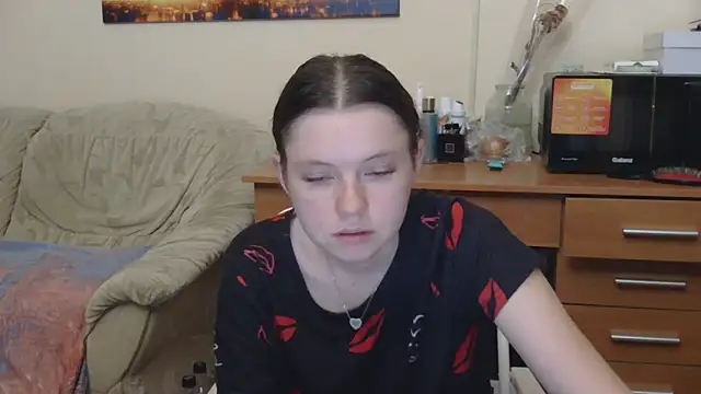 JessicaHolland1 online show from May 21, 7:10 pm