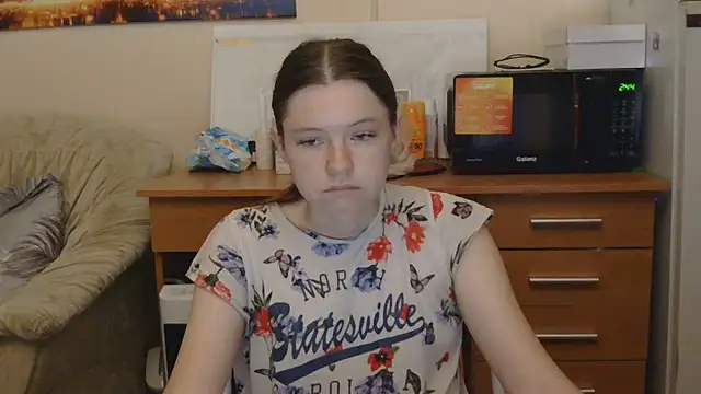 JessicaHolland1 online show from July 6, 6:10 pm