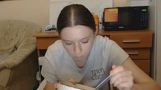 JessicaHolland1 online show from July 12, 6:43 pm