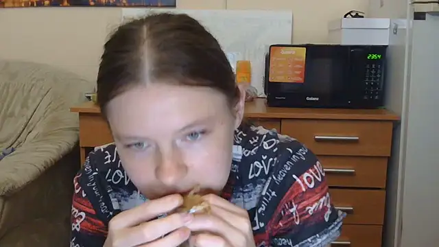 JessicaHolland1 online show from July 20, 6:54 pm