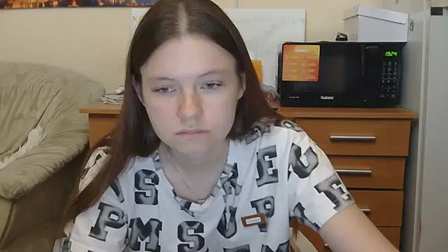 JessicaHolland1 online show from July 27, 6:37 pm