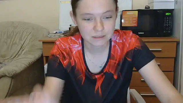 JessicaHolland1 online show from July 28, 6:07 pm