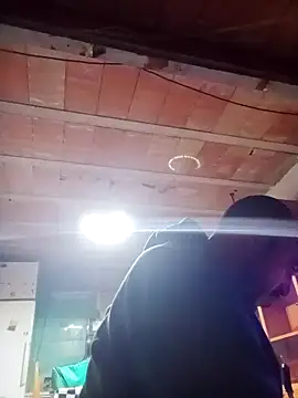 Snapshot of Elwapoxxx chatting on April 7, 8:20 pm Elwapoxxx online show from April 7, 8:20 pm