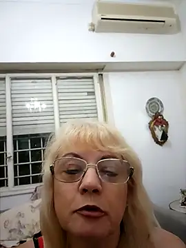 Snapshot of MatureElegantWidow chatting on April 5, 1:58 am MatureElegantWidow online show from April 5, 1:58 am