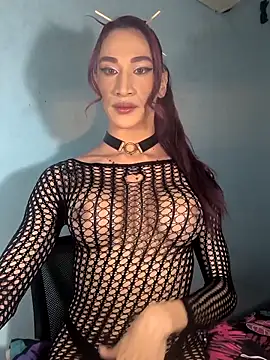 Snapshot of SamySeduction chatting on April 29, 6:28 am SamySeduction online show from April 29, 6:28 am