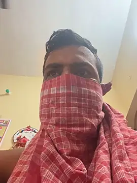 Snapshot of Rahul_the_playboy chatting on April 3, 6:11 am Rahul the playboy online show from April 3, 6:11 am