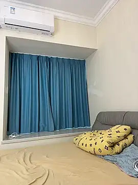 Snapshot of Urminisugar chatting on April 10, 6:29 am Urminisugar online show from April 10, 6:29 am