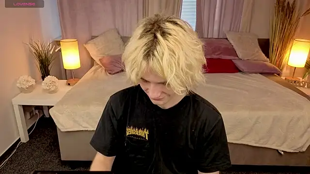 JameMilann online show from June 6, 7:13 am