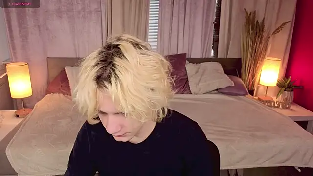 JameMilann online show from June 11, 6:33 am