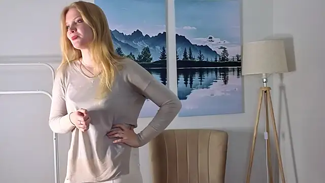 DelisaFroyd online show from April 4, 6:44 am