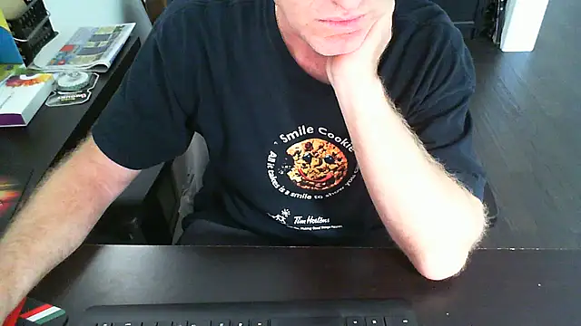 Snapshot of Shalun2000 chatting on June 20, 4:32 pm Shalun2000 online show from June 20, 4:32 pm
