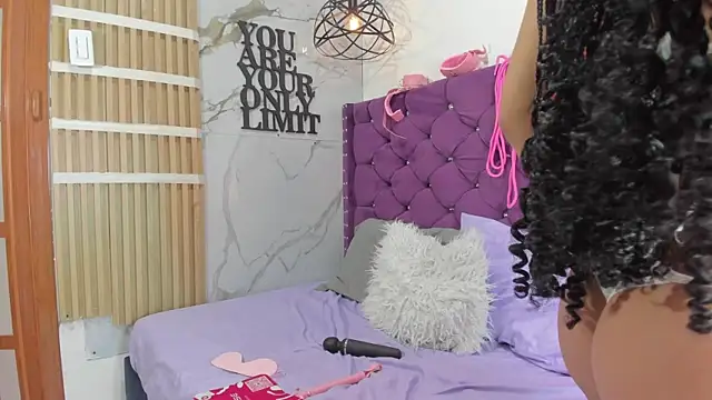 Eva-Lonx online show from July 7, 4:33 pm