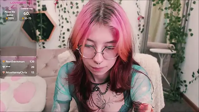 Alice Nyx online show from June 14, 2:24 am