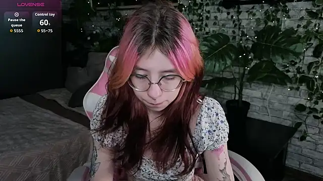 Alice Nyx online show from July 13, 8:33 pm