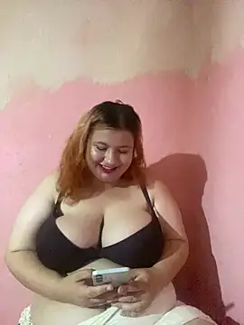 Snapshot of LunaMaira chatting on May 27, 11:35 pm LunaMaira online show from May 27, 11:35 pm