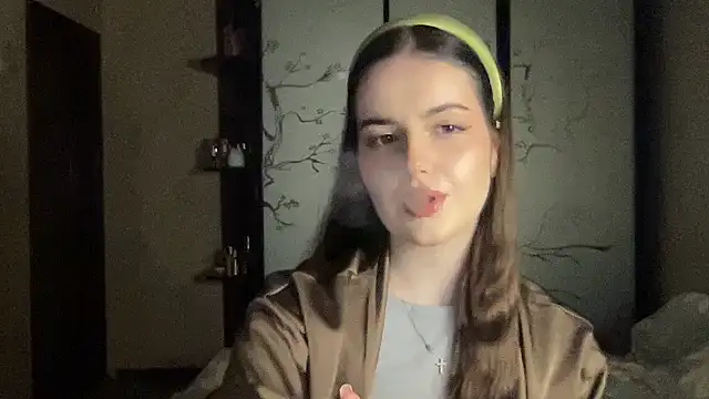 Snapshot of Oleksiiss chatting on April 16, 12:22 am Oleksiiss online show from April 16, 12:22 am