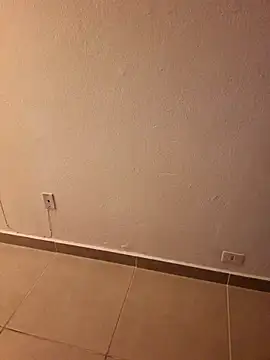 Snapshot of Daniellesafada chatting on April 14, 4:29 am Daniellesafada online show from April 14, 4:29 am