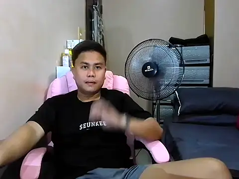 Snapshot of tipsy_butter chatting on June 22, 10:45 am tipsy butter online show from June 22, 10:45 am