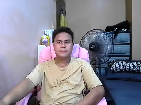 Snapshot of tipsy_butter chatting on June 27, 8:19 am tipsy butter online show from June 27, 8:19 am