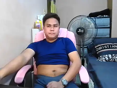 Snapshot of tipsy_butter chatting on June 28, 4:35 pm tipsy butter online show from June 28, 4:35 pm