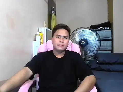 Snapshot of tipsy_butter chatting on July 1, 7:32 am tipsy butter online show from July 1, 7:32 am