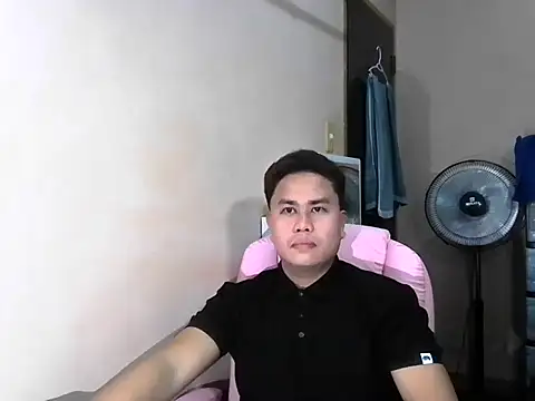 Snapshot of tipsy_butter chatting on July 23, 10:02 am tipsy butter online show from July 23, 10:02 am