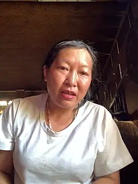 Snapshot of candy-beo chatting on April 12, 7:57 am candy-beo online show from April 12, 7:57 am