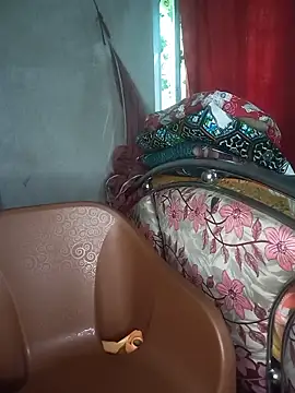 Snapshot of sathiroy89 chatting on June 18, 5:41 am sathiroy89 online show from June 18, 5:41 am