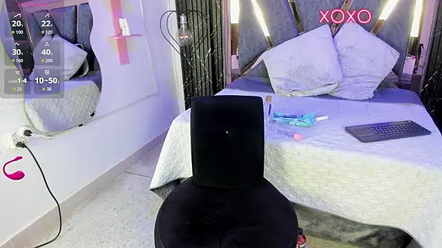Miia Deluxe online show from June 17, 1:52 am
