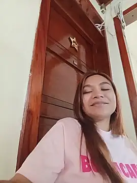 Snapshot of Leticia_Hinkley_ chatting on June 17, 1:12 pm Leticia Hinkley online show from June 17, 1:12 pm