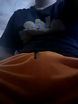 tobiasraimundo1 online show from April 4, 5:32 pm