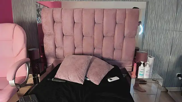Snapshot of Ashly_bloom_ chatting on July 15, 11:26 am Ashly bloom online show from July 15, 11:26 am