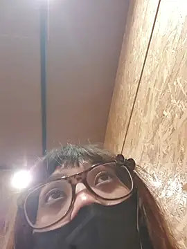 Snapshot of vivi_panda chatting on May 14, 6:31 am vivi panda online show from May 14, 6:31 am